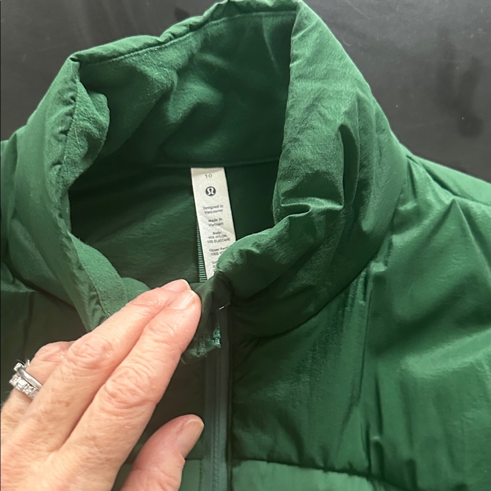 Lululemon Athletica Green Women's Vest - Picture 3 of 6